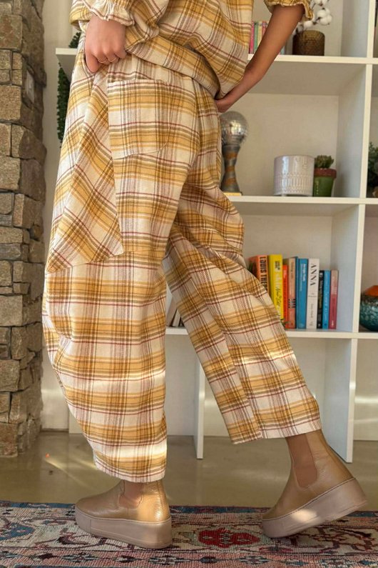 Agnes Plaid Brushed Cotton Barrel Pant Soft Dijon